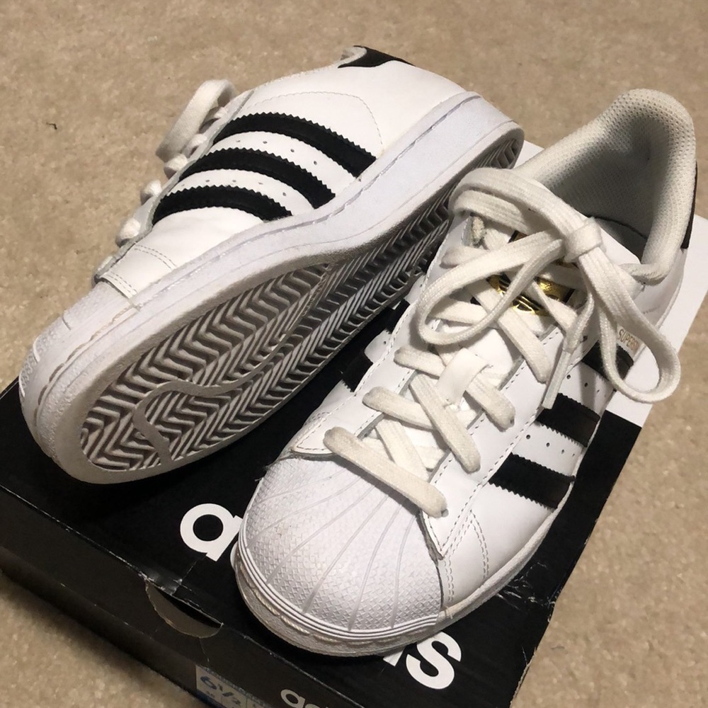 Superstar Adidas - Picture 2 of 2